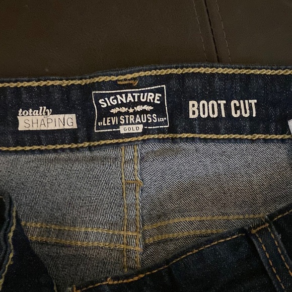 Levi’s 24m plus size totally shaper bootcut - Picture 2 of 2